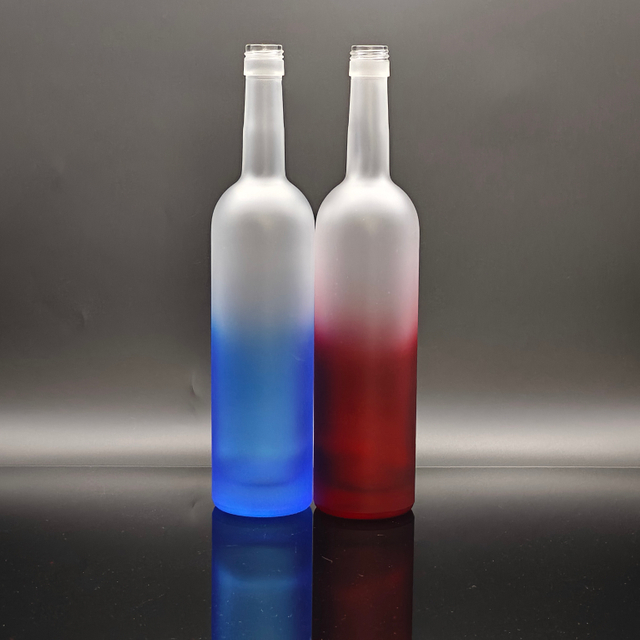 Proveedor de China White Sprayed Silk Tantering Custom 375ml 500ml 750 ml de botellas de ron - Diseñe la firma de su marca